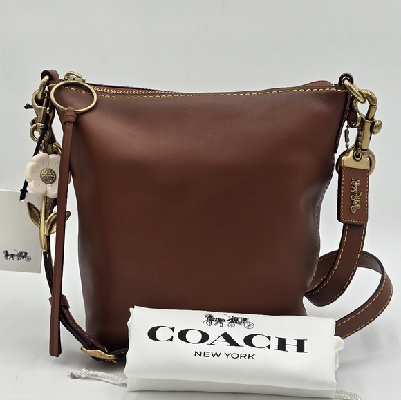 Coach Handbags - 💥NWT💥Coach Glovetanned Leather Archive Duffle 20, Saddle
